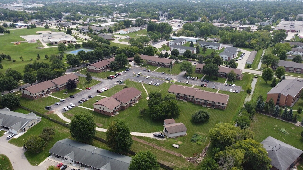 Photo - Hometown Harbor Apartments