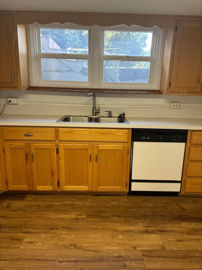 Photo - 856 N 300 W