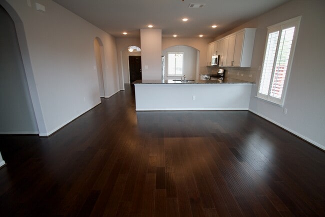 Photo - 383 Leadtree Loop