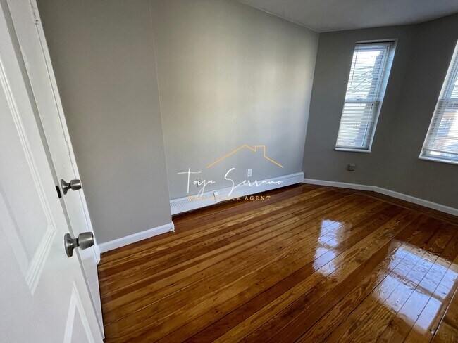 Photo - 65 Shawmut St Unit 2