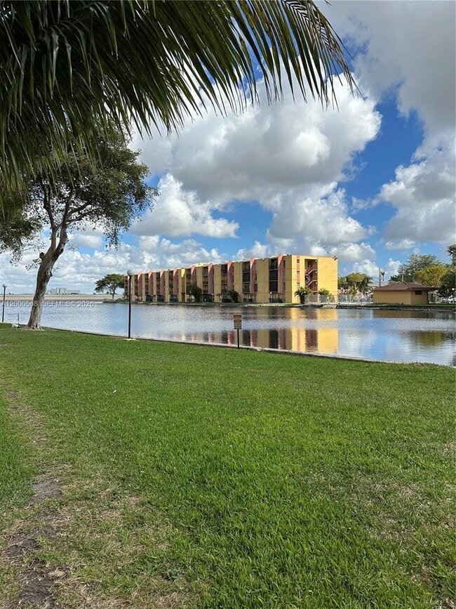 Building Photo - 4717 NW 7th St Unit 402-10