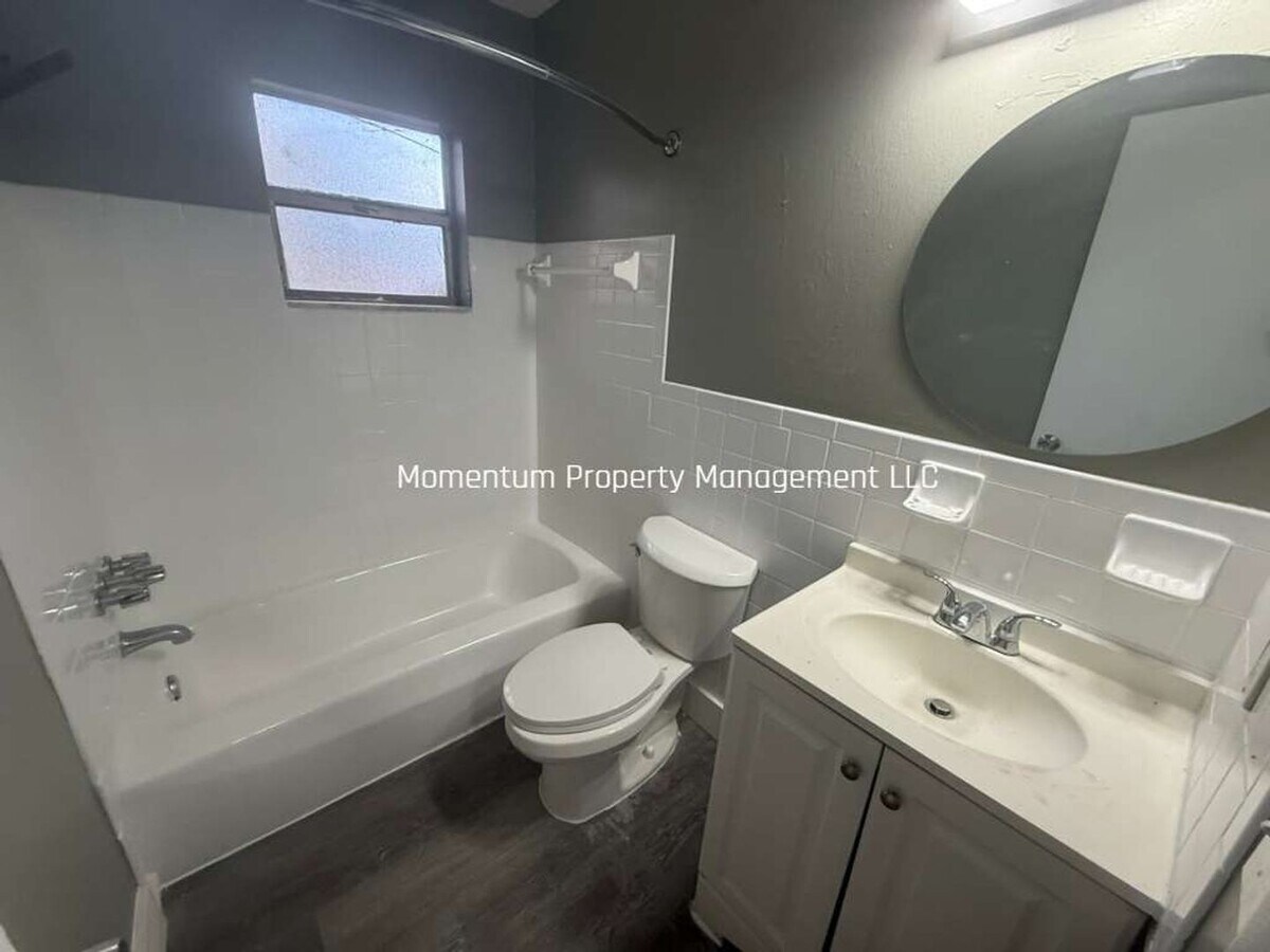 Photo - Beautiful, FULLY REMODELED & UPGRADED 1/1 Unidad A