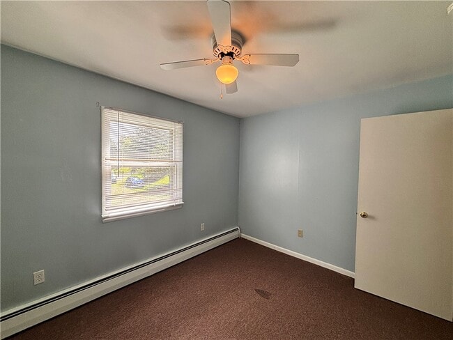 Photo - 446 Moss Hill Rd