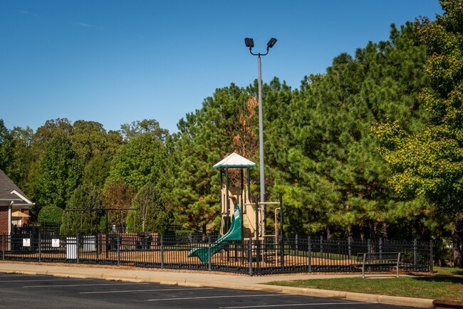 South Oak Crossing Apartments