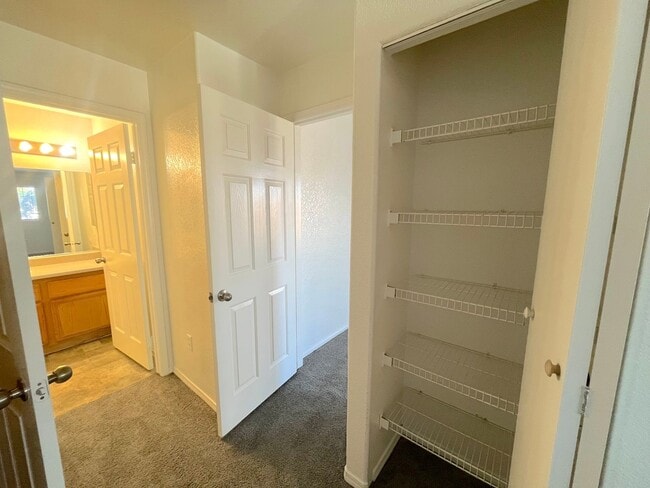 Photo - SPACIOUS 2BED/2BATH CONDO * SECOND FLOOR FLOOR UNIT*