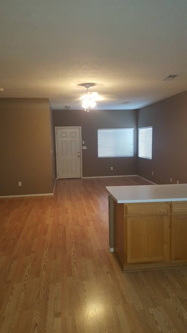 Photo - VISTA DEL NORTE 3 Bedroom 2 Bath  2 Car Garage