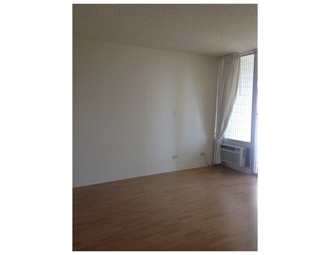 Photo - One Bedroom Apt, Excellent Location (Elect...