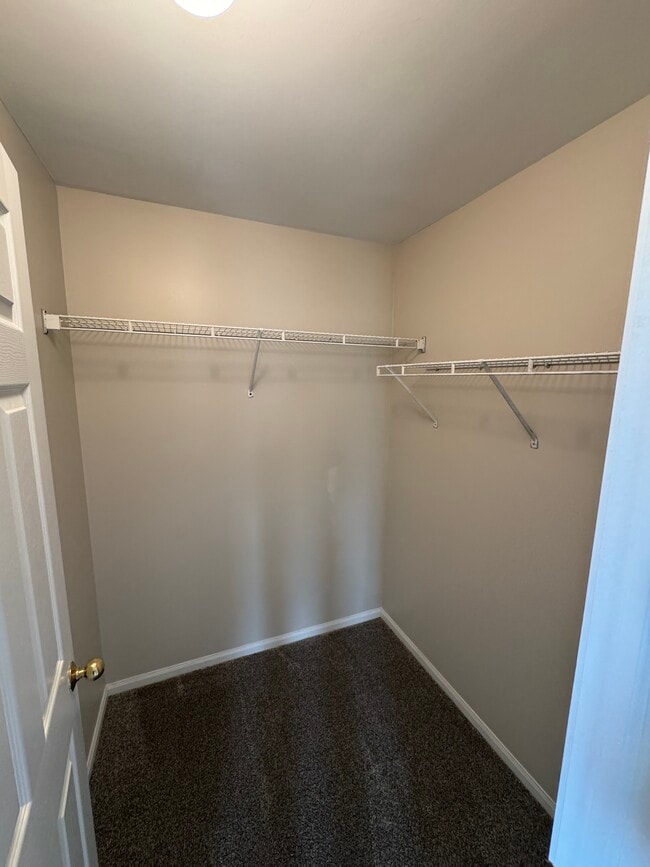 Walk In Closet Master Bedroom - 350 Wethington Dr Unit A
