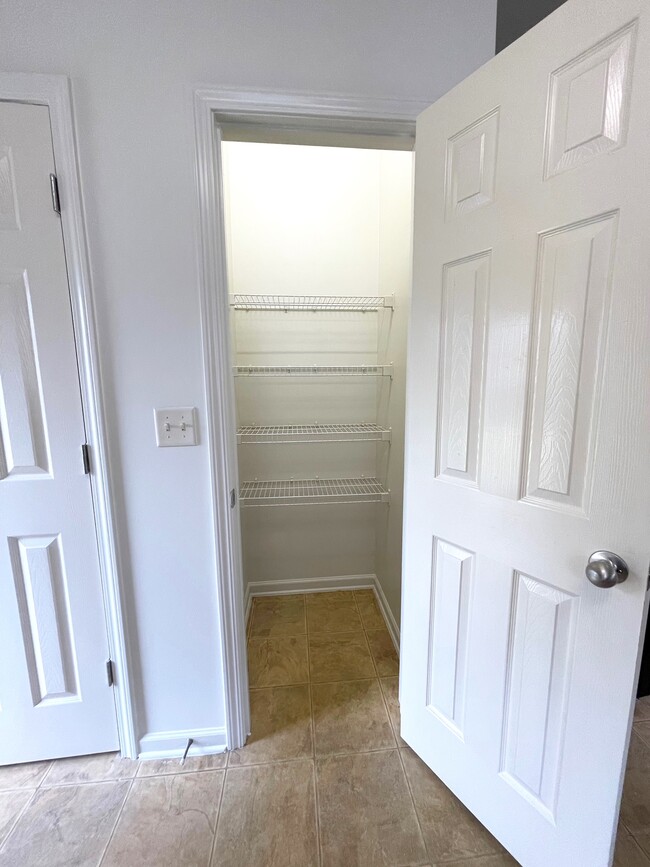 Photo - 1091 Washington Dr