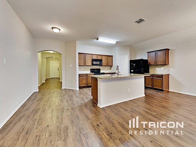 Photo - 3025 Iris Dr