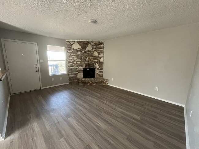815 Bracewood Cir Unit A
