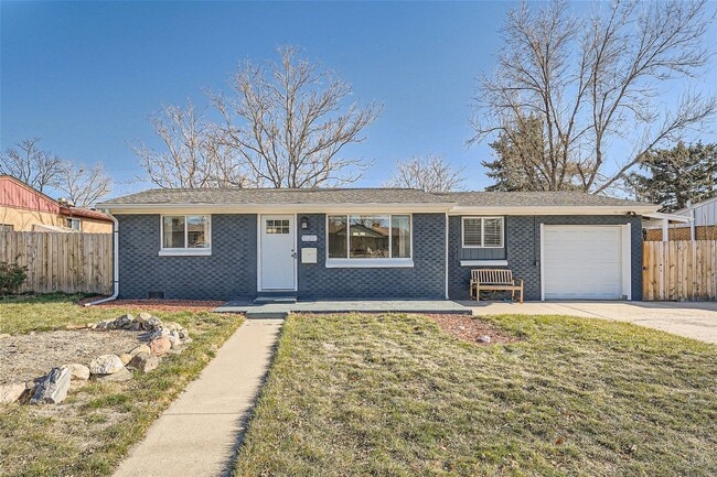 Building Photo - Modern Elegance in West Arvada - Your Drea... Rental