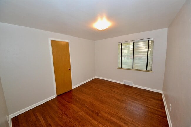 Photo - 5440 Nolan St