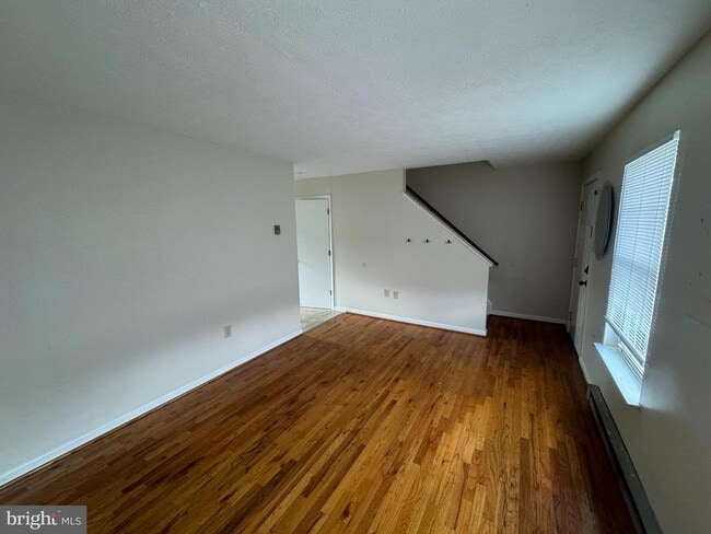 Building Photo - 205 Little River Dr