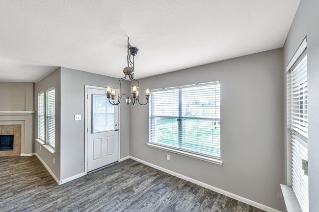 Building Photo - 20243 Sunset Ranch Dr