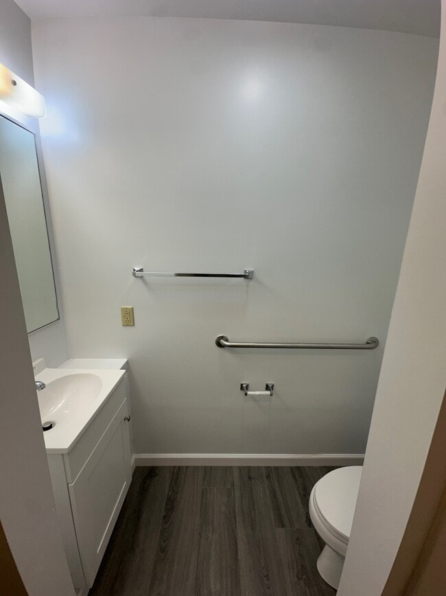 Photo - Blue Ridge Efficiency Apartments