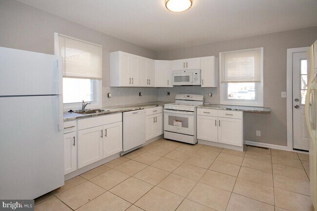 COCINA - 207 Somerset St