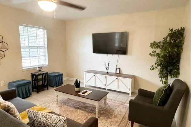 Photo - 628 Magnolia St Unit 1