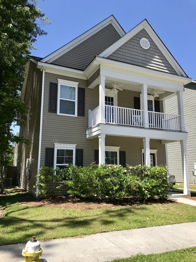 Building Photo - Beautiful Home in West Ashley!