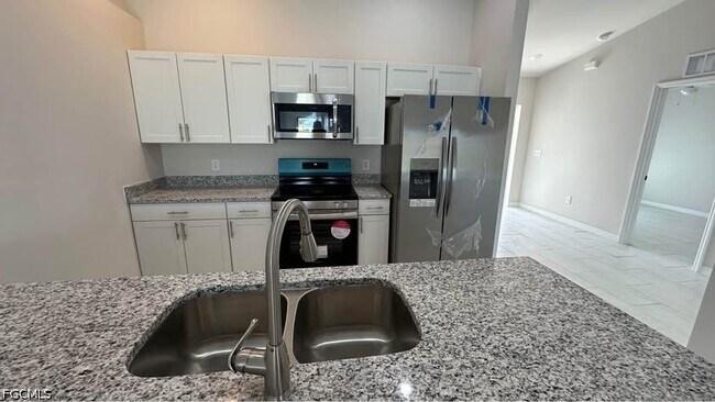 Photo - 606 SE 8th St