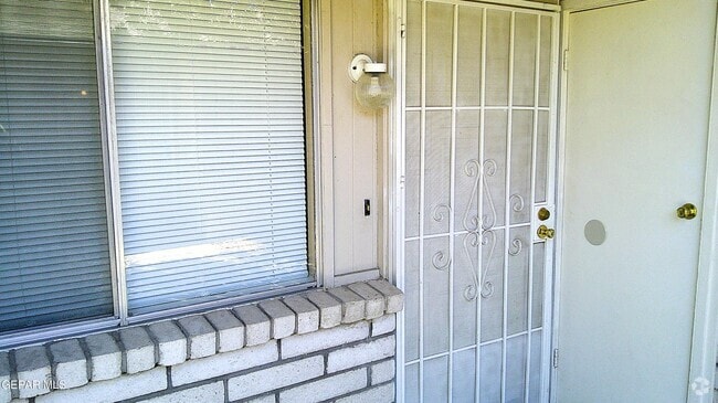 Building Photo - 3022 E Glen Dr Rental