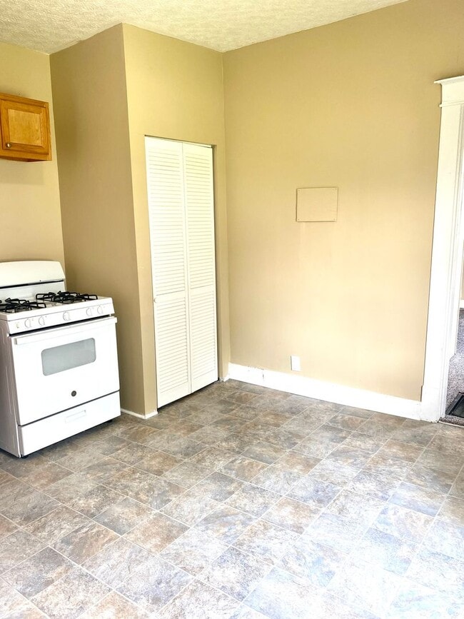 Photo - 708 M St Unit 3