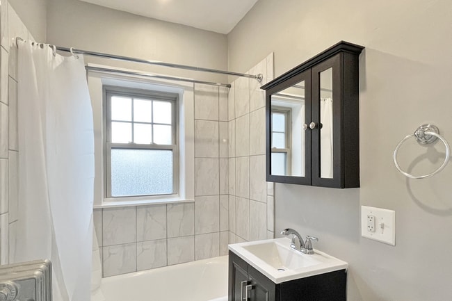 425B - 425-431 N. Humphrey Ave.