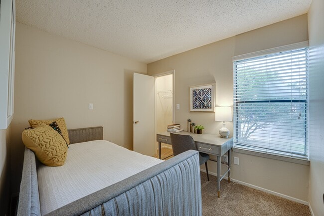 Indian Creek Apartments
