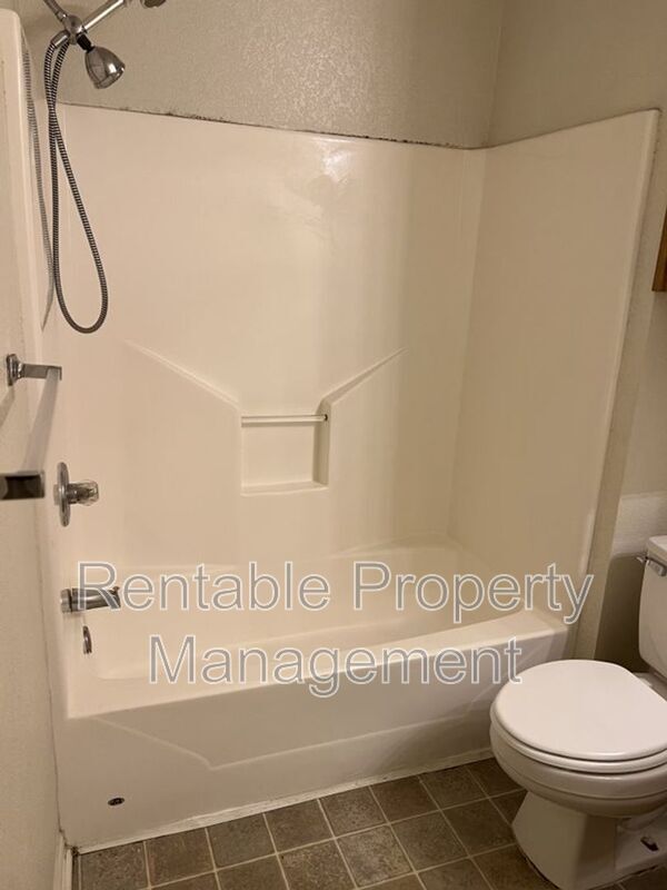 1104 Turkey Creek Ct Unit B