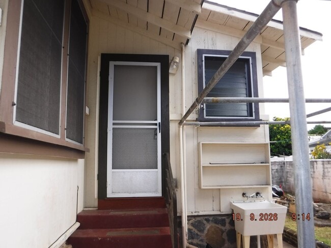1932 Dole St Unidad 1932 Dole Street 1  front house