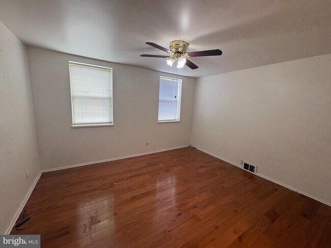 Photo - 2122 S Hicks St