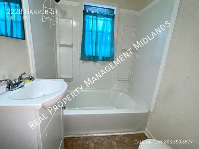 Photo - 2228 Harper St