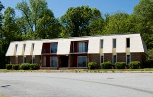 Primary Photo - Spring Manor Apartments