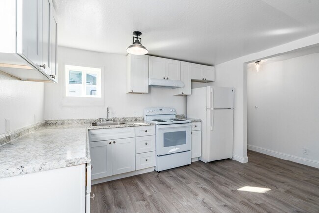 Photo - 2120 Lincoln Ave #D - 2 bedroom | 1 bath |... Unidad 2120 Lincoln Ave #D