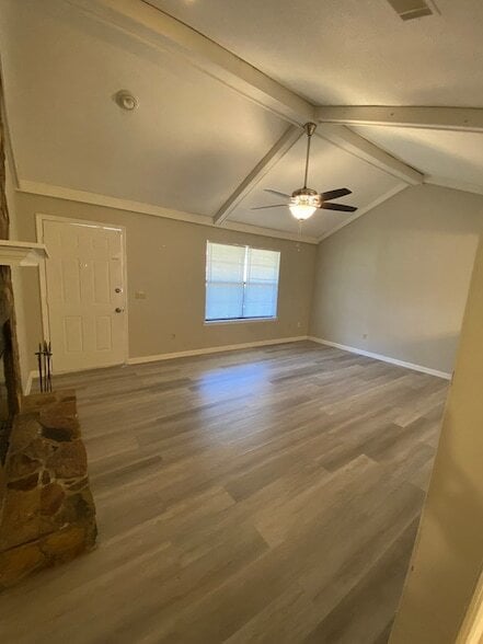 Photo - 105 Maid Marian Ct
