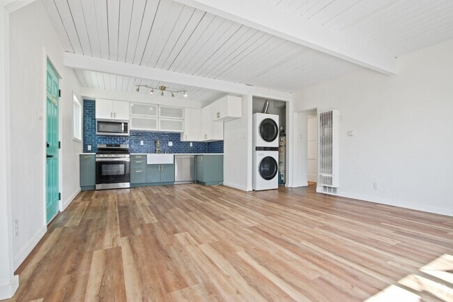 Building Photo - 4927 Locust Ave Rental