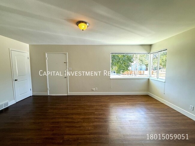 561 Wilson Ave S