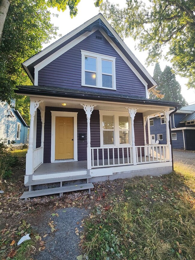 Building Photo - Pre-Lease Today, 5 Bedroom Home!