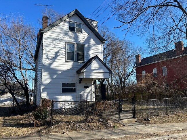 Building Photo - 1324 Beech Ave