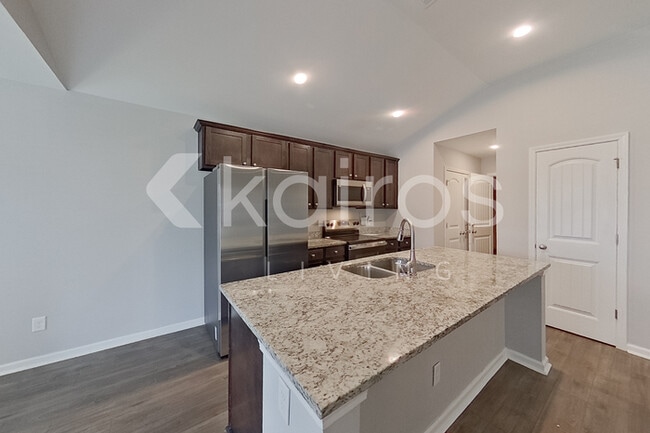 104 St Matthew Wy