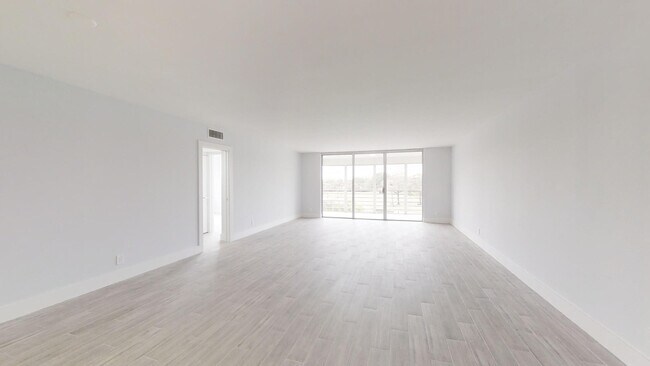 Photo - 3980 Oaks Clubhouse Dr Unit 407