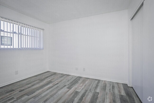 2BR, 1.5BA - 996SF - Secondary Bedroom
