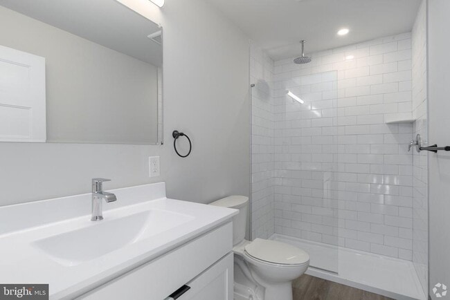 Building Photo - 224 Hall St Unit 5 Rental