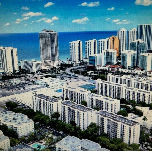 Building Photo - 17021 N Bay Rd Unit 1005 Rental