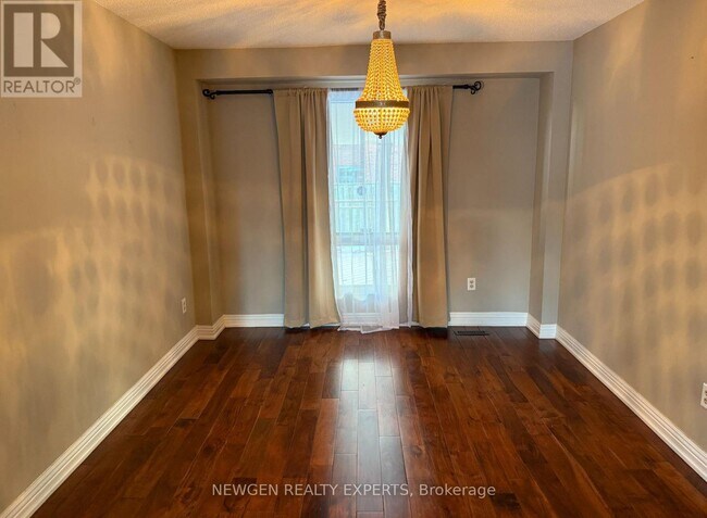 Photo - 2636 Credit Valley Rd