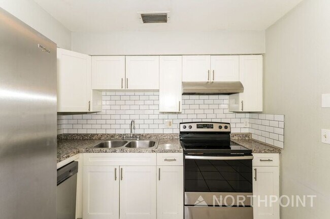 Photo - 8922 N Dexter Ave