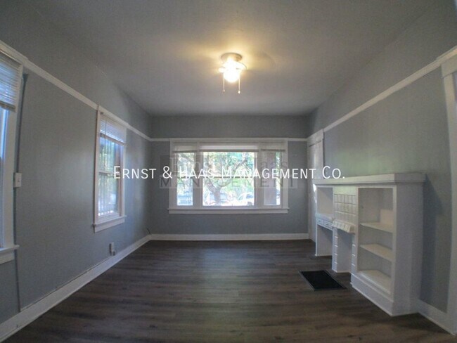 Photo - Wonderful 1920's Apartment Close to Downto... Unidad #D