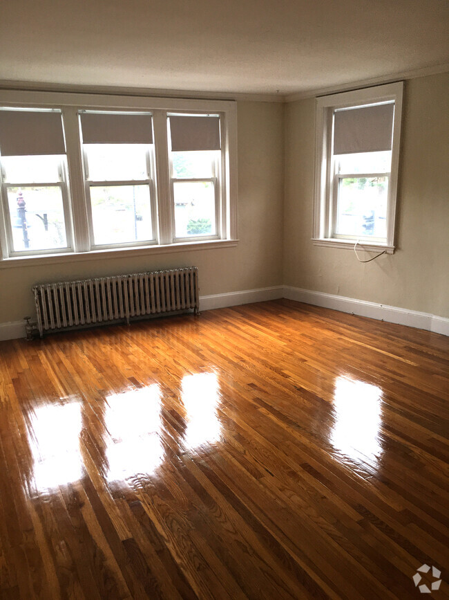 Building Photo - 2035 Commonwealth Ave Rental