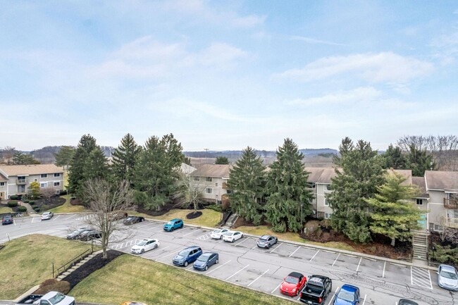 Photo - Welcome to your new condo in Walden Woods, located within the sought-after West Allegheny School ...