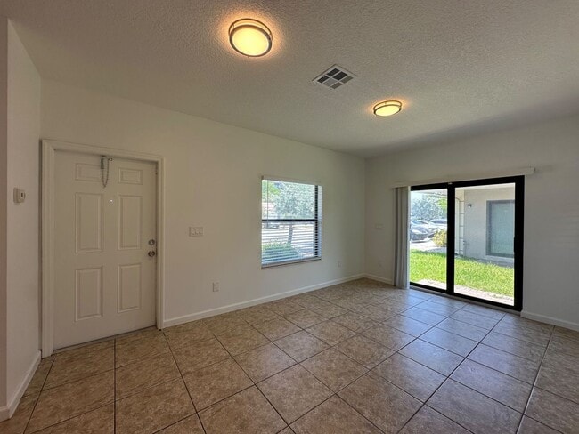 Photo - 1045 Villas LLC (1035 NE 10th Ave) Unit 3